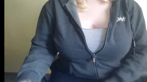 LunoviaXL online show from 11.01.25