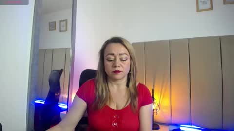 Snapshot of lupita223 chatting on 03.10.25 Lupita223 online show from 03.10.25