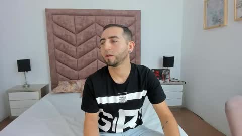 Snapshot of lushian_luna chatting on 11.27.25 Lushian And Luna online show from 11.27.25