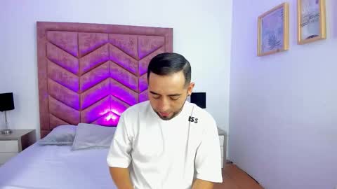 Snapshot of lushian_luna chatting on 12.21.25 Lushian And Luna online show from 12.21.25