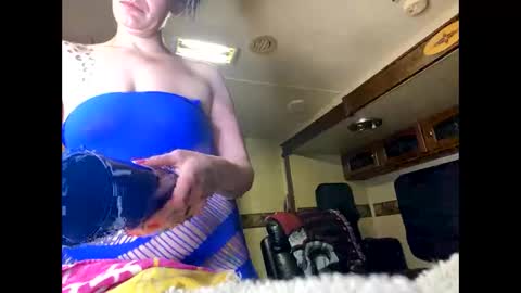 Snapshot of lushuslucy chatting on 02.18.25 Kikithebaee online show from 02.18.25
