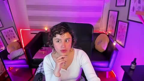 Snapshot of lusiana__ chatting on 05.08.26 Luci online show from 05.08.26