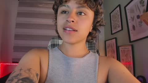 Snapshot of lusiana__ chatting on 05.14.26 Luci online show from 05.14.26