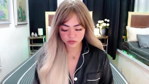 Snapshot of lustfuloffendertrina chatting on 01.13.25 Trina online show from 01.13.25