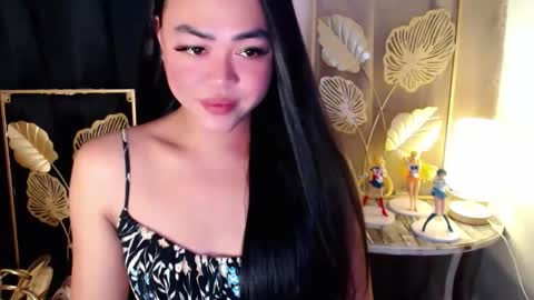 Snapshot of lustfuloffendertrina chatting on 04.21.26 Trina online show from 04.21.26