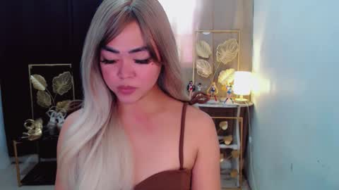 Snapshot of lustfuloffendertrina chatting on 04.29.26 Trina online show from 04.29.26