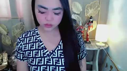 Snapshot of lustfuloffendertrina chatting on 05.17.26 Trina online show from 05.17.26