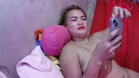 Snapshot of lusty_babe25 chatting on 12.04.25 Flora Mae online show from 12.04.25