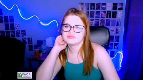 Snapshot of lusy_puff chatting on 03.02.25 lusy_puff online show from 03.02.25