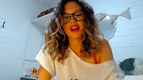Snapshot of luvcece chatting on 06.25.26 luvcece online show from 06.25.26