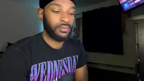 Snapshot of luverboibbc chatting on 12.31.24 luverboi online show from 12.31.24