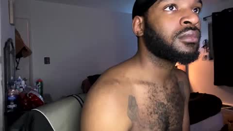 Snapshot of luverboibbc chatting on 01.08.25 luverboi online show from 01.08.25