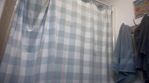 Snapshot of luvtobenude21 chatting on 01.12.26 Joe and Sarah online show from 01.12.26