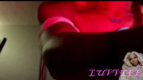 Snapshot of luvvlee chatting on 06.15.26 luvvlee online show from 06.15.26