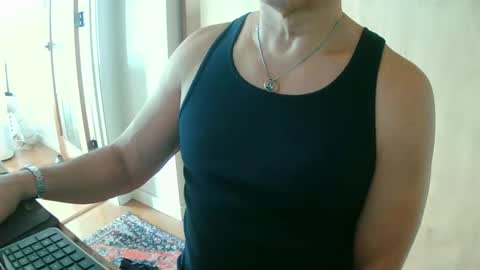 Snapshot of luvzjerkingoff chatting on 02.05.25 luvzjerkingoff online show from 02.05.25