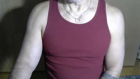 Snapshot of luvzjerkingoff chatting on 02.14.25 luvzjerkingoff online show from 02.14.25