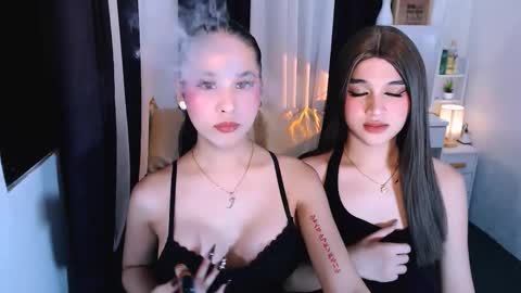 Snapshot of lux_white chatting on 10.22.25 queen lux online show from 10.22.25