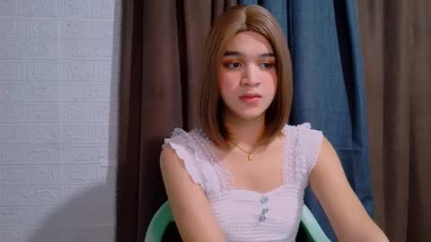 queen lux online show from 02.17.26