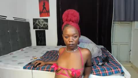 luxedollxoxoo online show from 12.19.25