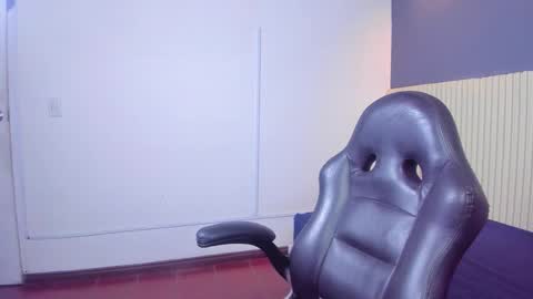 Snapshot of luxemilf chatting on 09.15.25 Luxe3 online show from 09.15.25