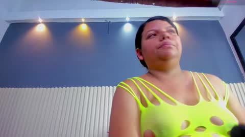 Snapshot of luxemilf chatting on 11.27.25 Luxe3 online show from 11.27.25