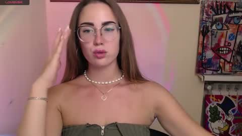 Snapshot of luxie_queen chatting on 06.26.26 Katie online show from 06.26.26