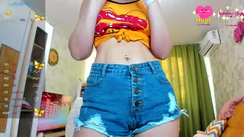 Snapshot of luxiehorny chatting on 02.13.25 Lucie online show from 02.13.25