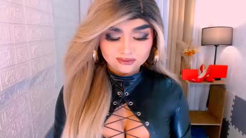 Sasha Blaire online show from 10.16.25