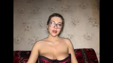 Snapshot of luxsonyastar chatting on 11.20.25 LuxSonyaStar online show from 11.20.25