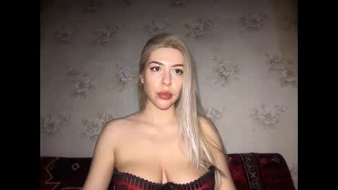 LuxSonyaStar online show from 04.28.26