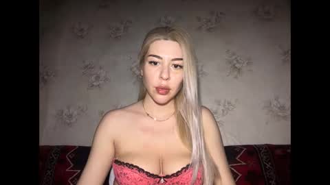 Snapshot of luxsonyastar chatting on 05.18.26 LuxSonyaStar online show from 05.18.26