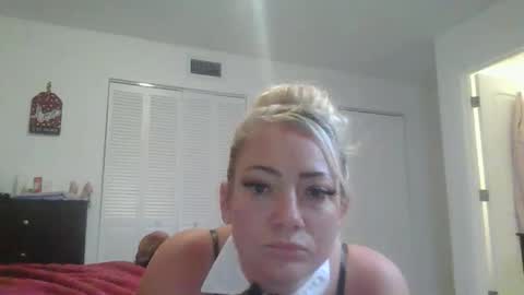 luxuriousbunny online show from 10.28.25