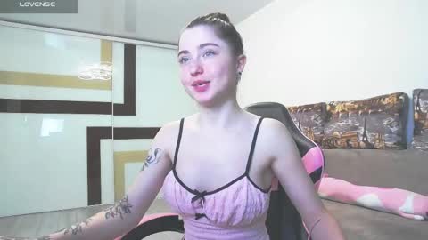 Snapshot of luxuryalma18 chatting on 06.04.26 Alma online show from 06.04.26