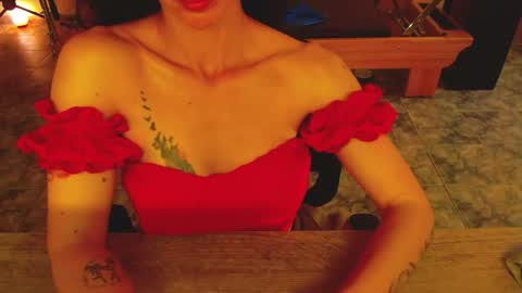 Snapshot of luxurydivine chatting on 05.15.26 Liss online show from 05.15.26
