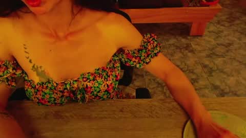 Snapshot of luxurydivine chatting on 05.22.26 Liss online show from 05.22.26