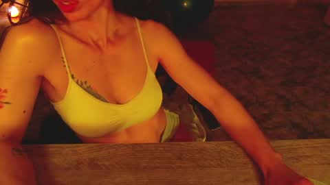 Snapshot of luxurydivine chatting on 06.17.26 Liss online show from 06.17.26