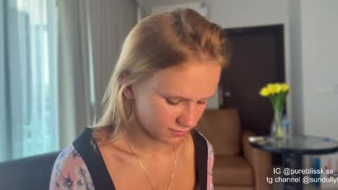 lxsundolyxl_ online show from 04.14.26