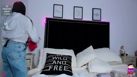 Snapshot of lya_brown chatting on 02.04.26 lya_brown online show from 02.04.26