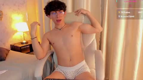 Snapshot of lyan_twink chatting on 06.12.26 Lyan online show from 06.12.26
