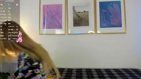 Snapshot of lyana_xz chatting on 05.25.26 LYA online show from 05.25.26