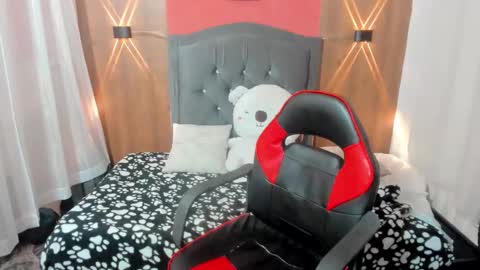 Snapshot of lyanamerry03 chatting on 02.19.25 lyanamerry03 online show from 02.19.25