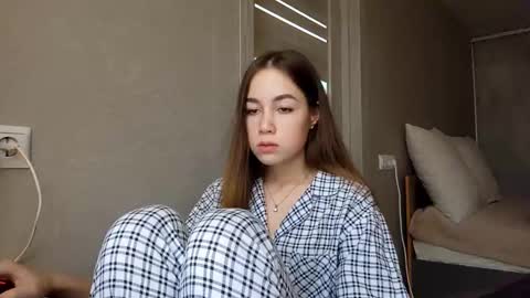 Mia online show from 12.23.25