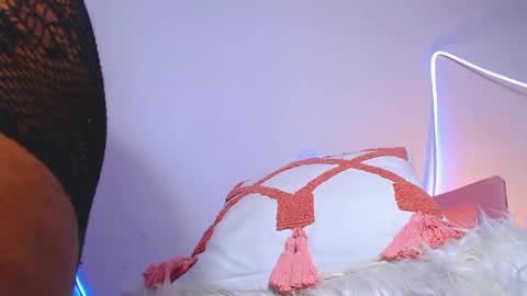 Lyla Fox online show from 10.28.25