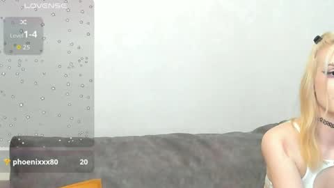 Snapshot of lylataylor_ chatting on 04.29.26 Welcome to my Room. My name is Viktoria online show from 04.29.26