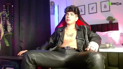 Lyle Bennett Freelance Model online show from 03.12.26