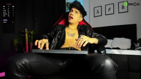 Snapshot of lylebennett_ chatting on 06.28.26 Lyle Bennett Freelance Model online show from 06.28.26