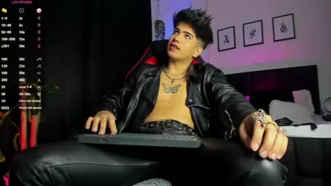 Snapshot of lylebennett_ chatting on 07.12.26 Lyle Bennett Freelance Model online show from 07.12.26