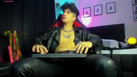 Snapshot of lylebennett_ chatting on 07.21.26 Lyle Bennett Freelance Model online show from 07.21.26