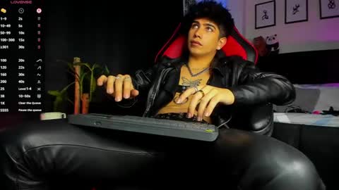 Snapshot of lylebennett_ chatting on 07.28.26 Lyle Bennett Freelance Model online show from 07.28.26
