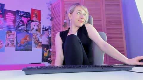 Lylith Skye NO NUDE model online show from 01.22.25